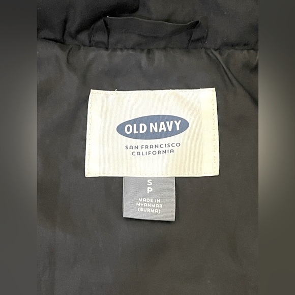 Old Navy Quilted Vest Black Size Small Cold Weather Lightweight Layer - Picture 7 of 8